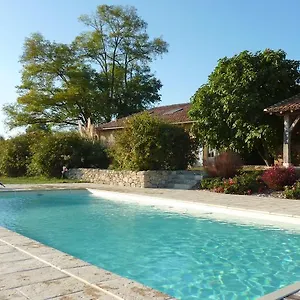 chambres-dhotes-la-treille.midi-pyreneeshotels.com/